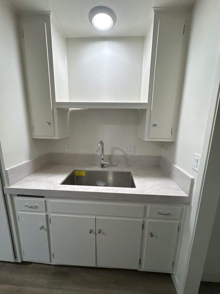 516 E Oak St #516B - Photo 5 of 10