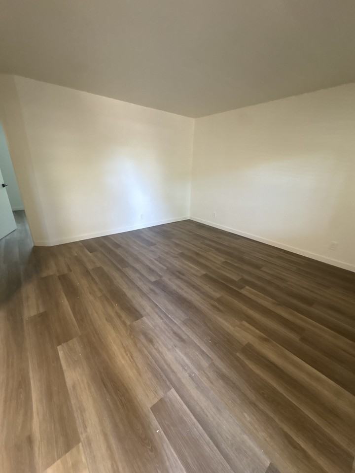 516 E Oak St #516B - Photo 6 of 10