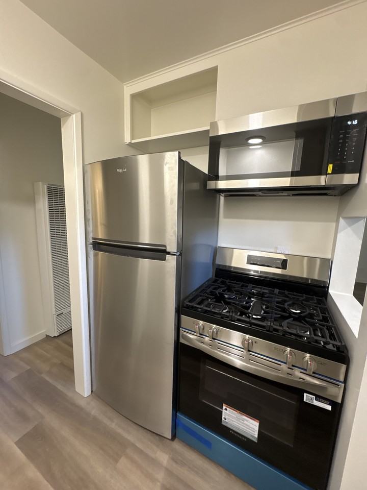 516 E Oak St #516B - Photo 2 of 9