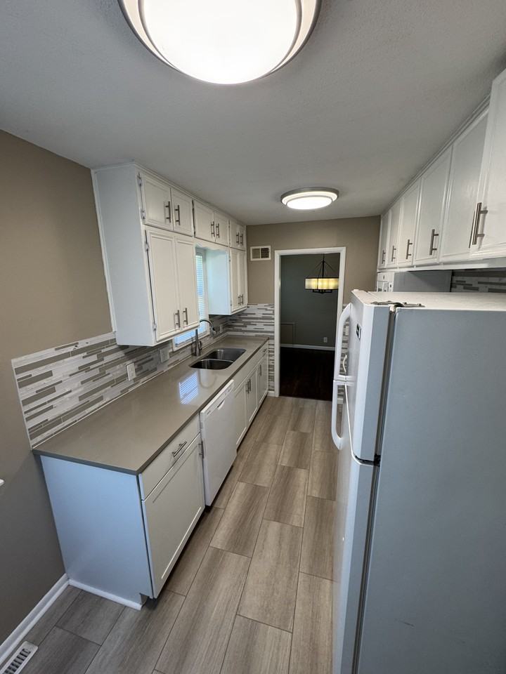 5814 E Wallace St #1 - Photo 2 of 16