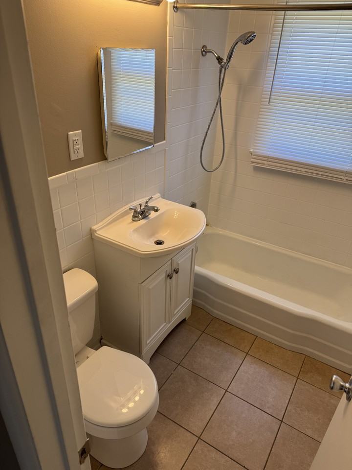 5814 E Wallace St #1 - Photo 7 of 16