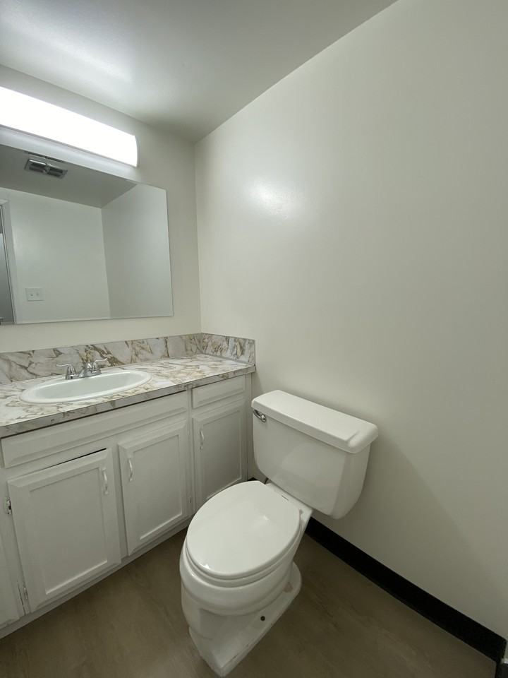 San Mateo Apartments - Photo 7 of 8