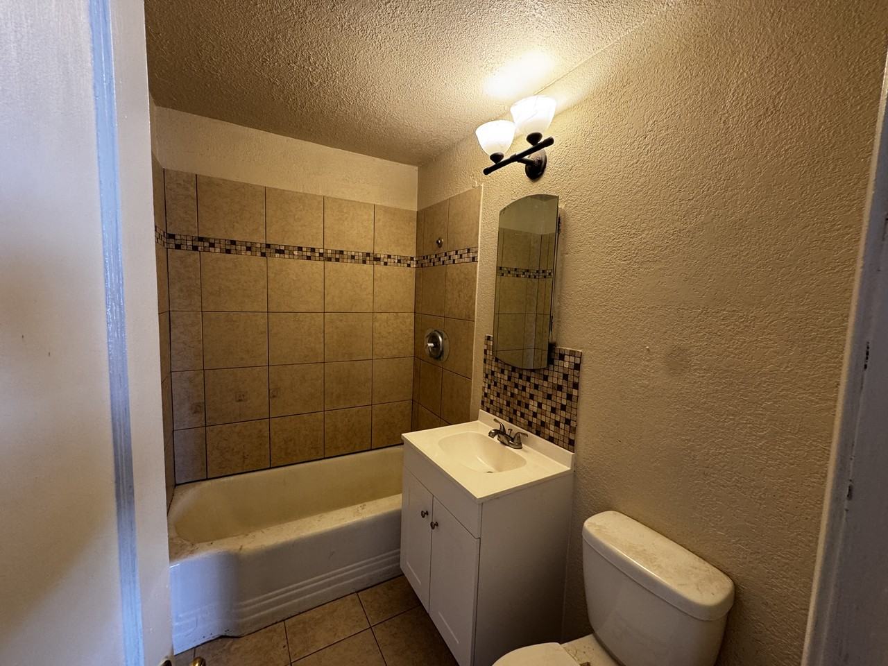 4220 Broaddus Ave #3 - Photo 6 of 12