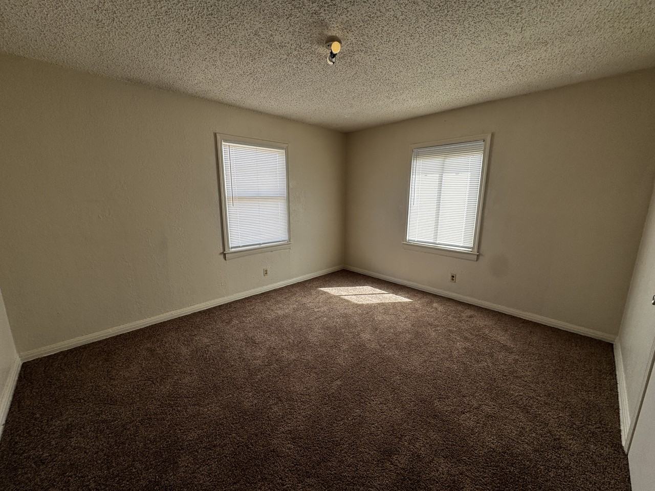 4220 Broaddus Ave #3 - Photo 7 of 12