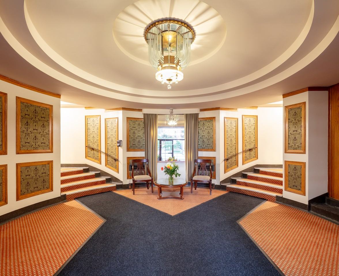 110 St. Clair Avenue W - Photo 6 of 39