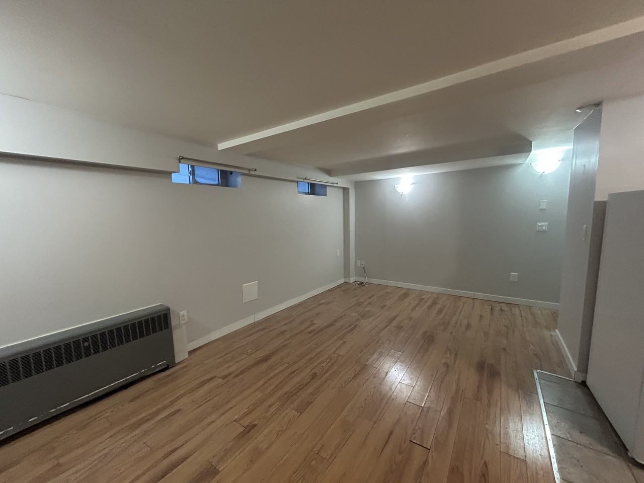 499 Osborne St - Photo 5 of 11
