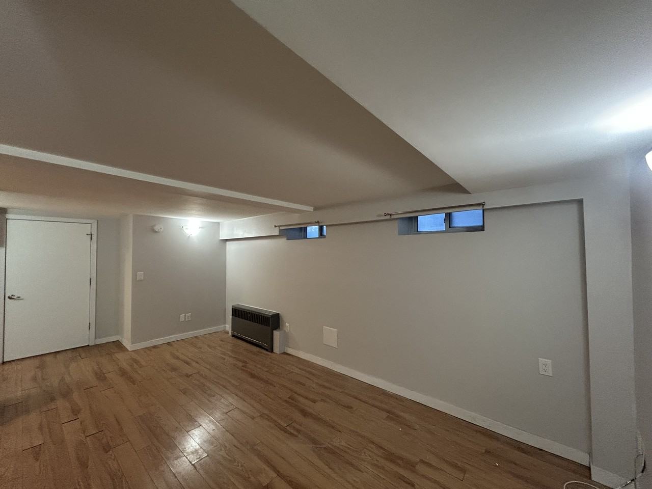 499 Osborne St - Photo 6 of 11
