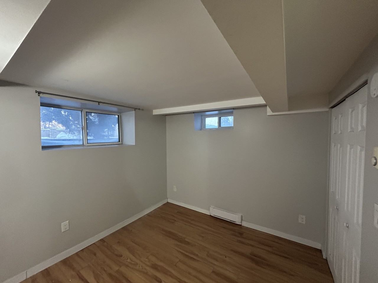 499 Osborne St - Photo 7 of 11
