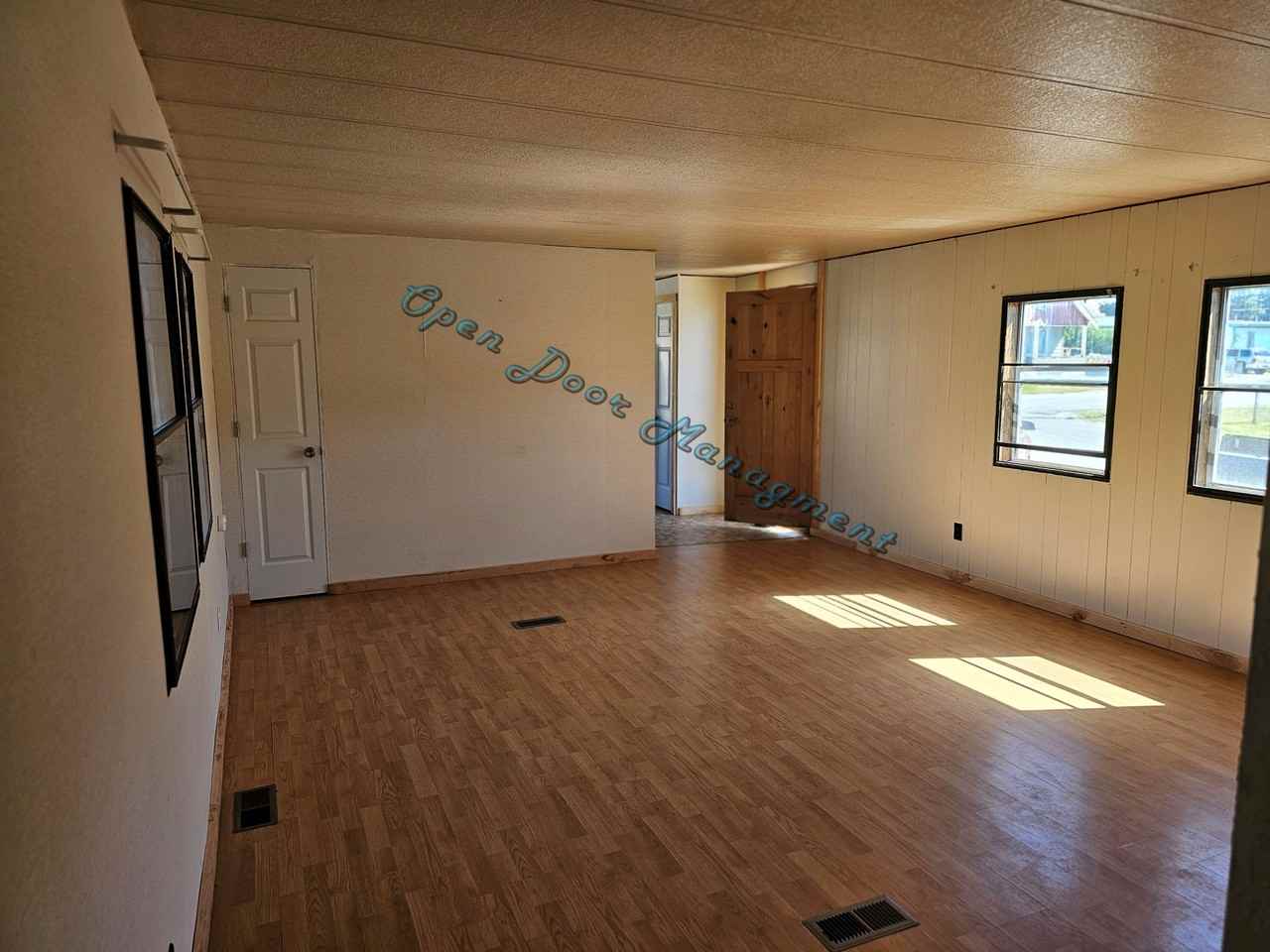 2324 Pine St #1 - Photo 4 of 10