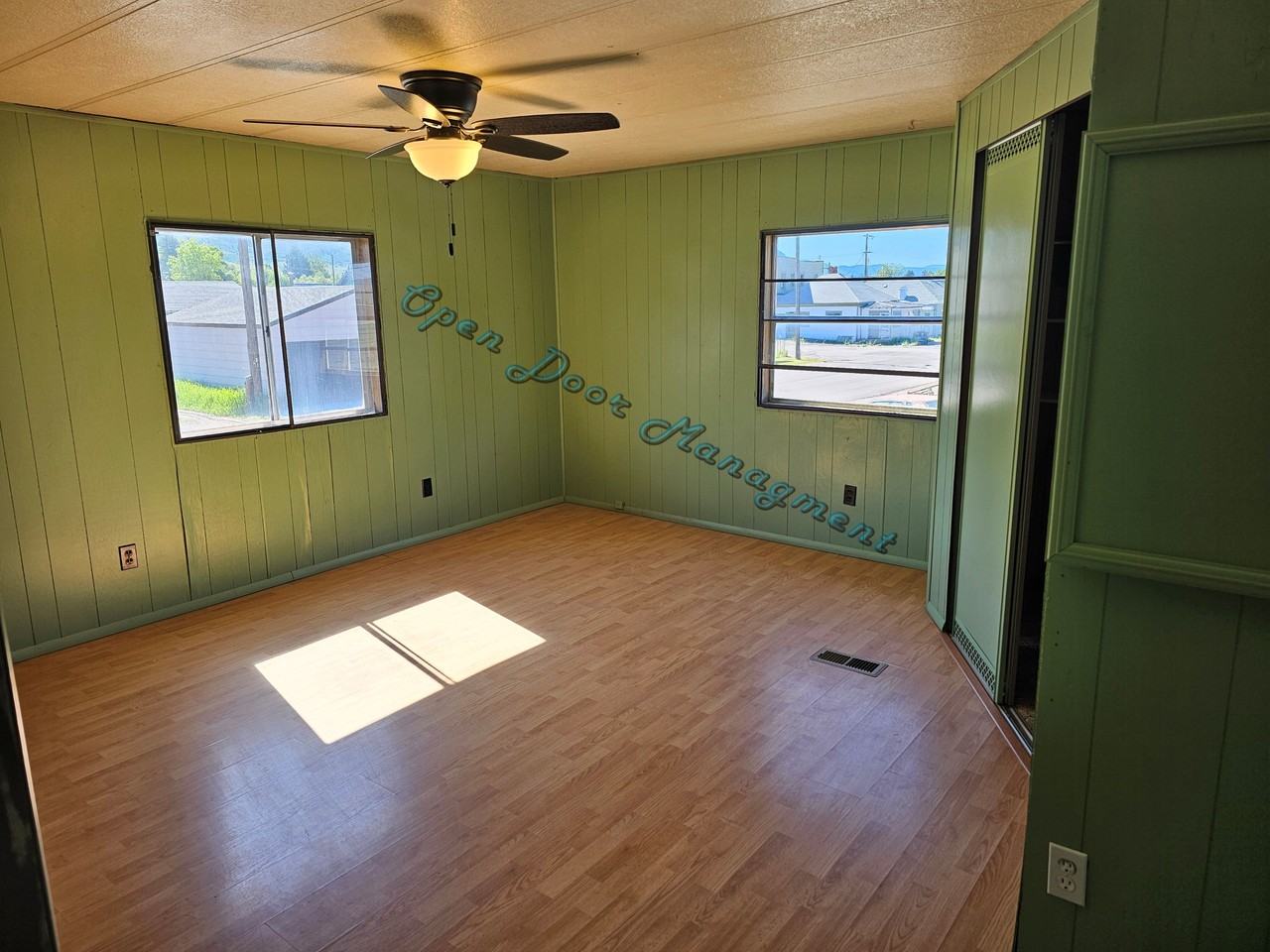 2324 Pine St #1 - Photo 6 of 10