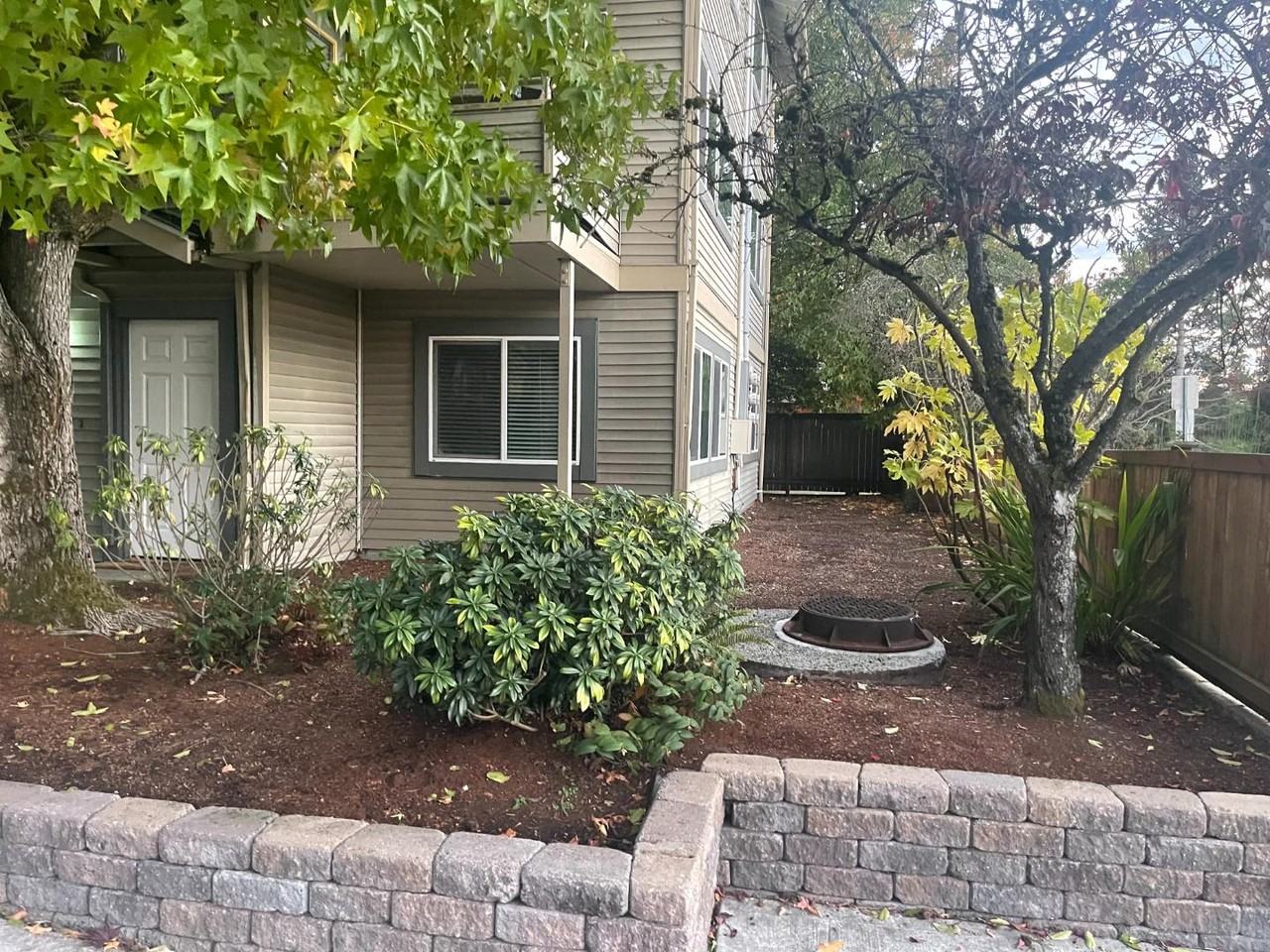 9050 15th Ave NW - Photo 4 of 4