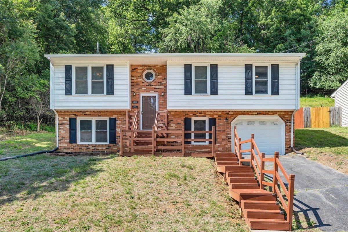 2823 Lansing Dr Sw - Photo 2 of 20