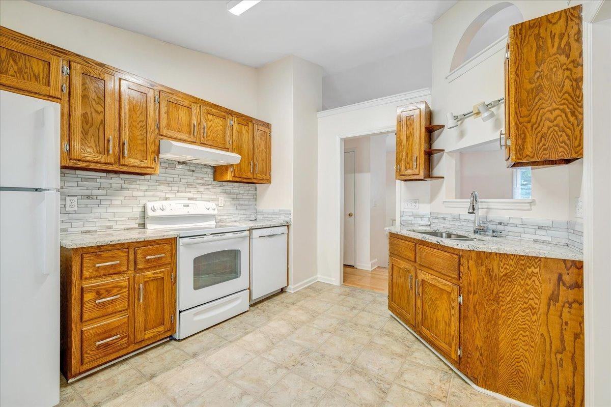 2823 Lansing Dr Sw - Photo 7 of 20