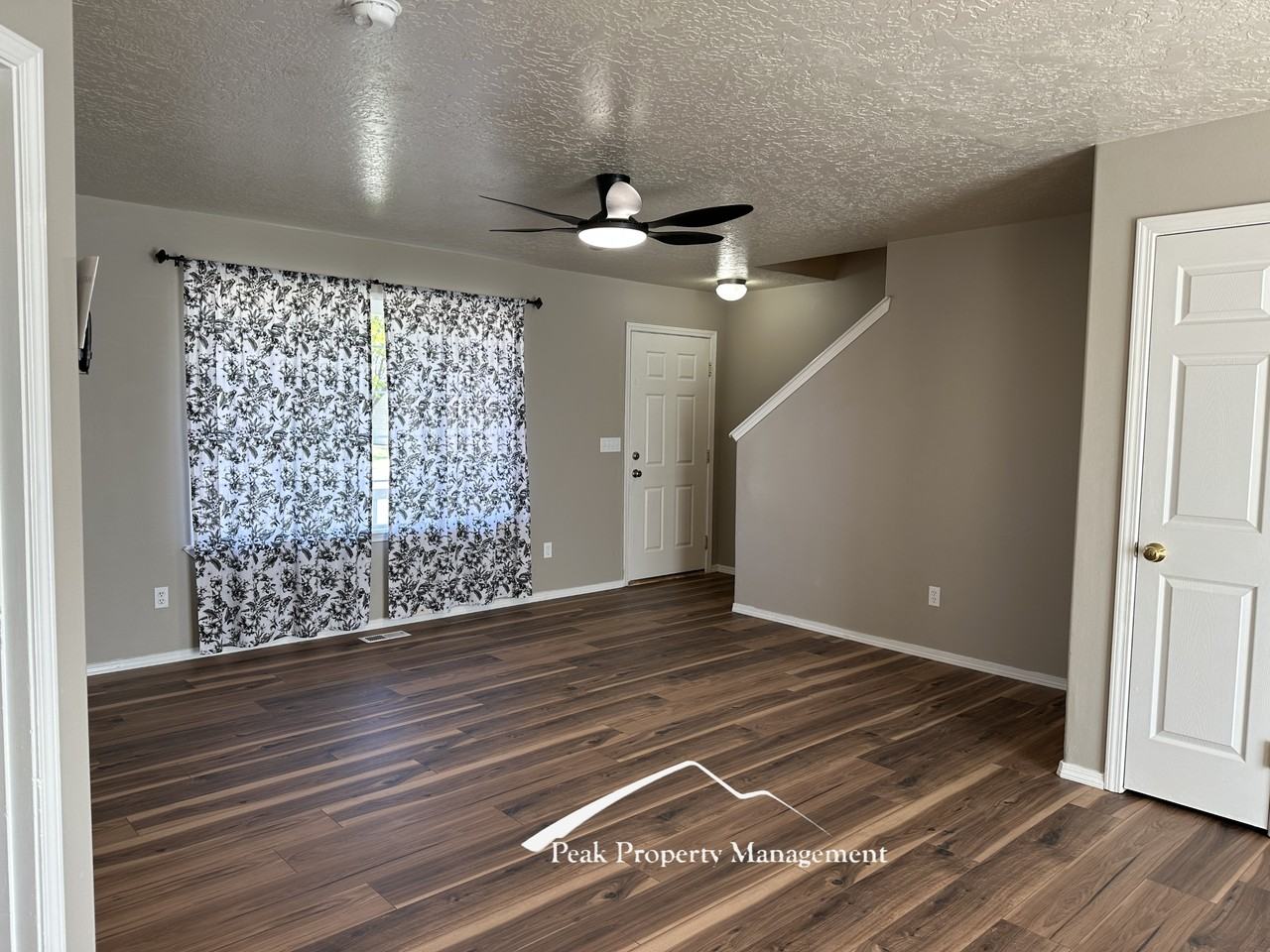 2524 Colfax Dr #1 - Photo 4 of 25