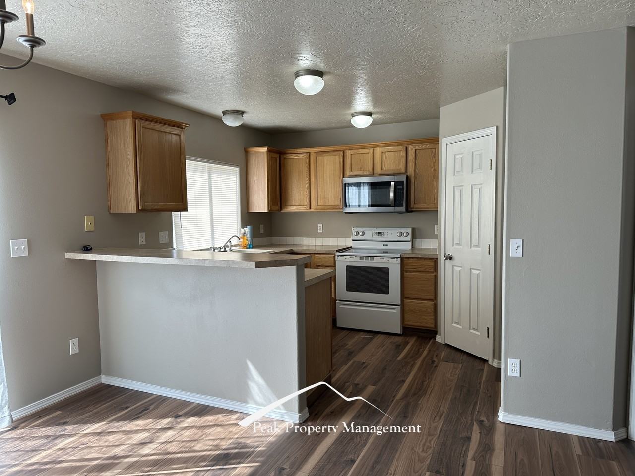 2524 Colfax Dr #1 - Photo 6 of 25
