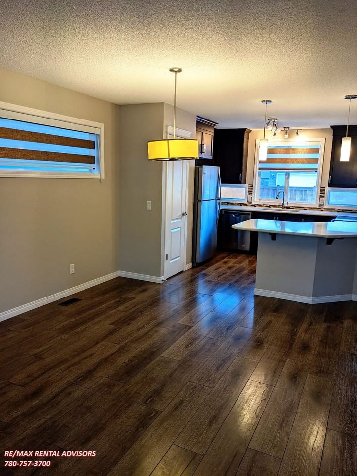 58 Cranford Bay Se - Photo 4 of 19