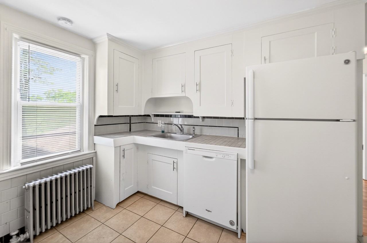 180 Aqueduct Rd - Photo 5 of 11