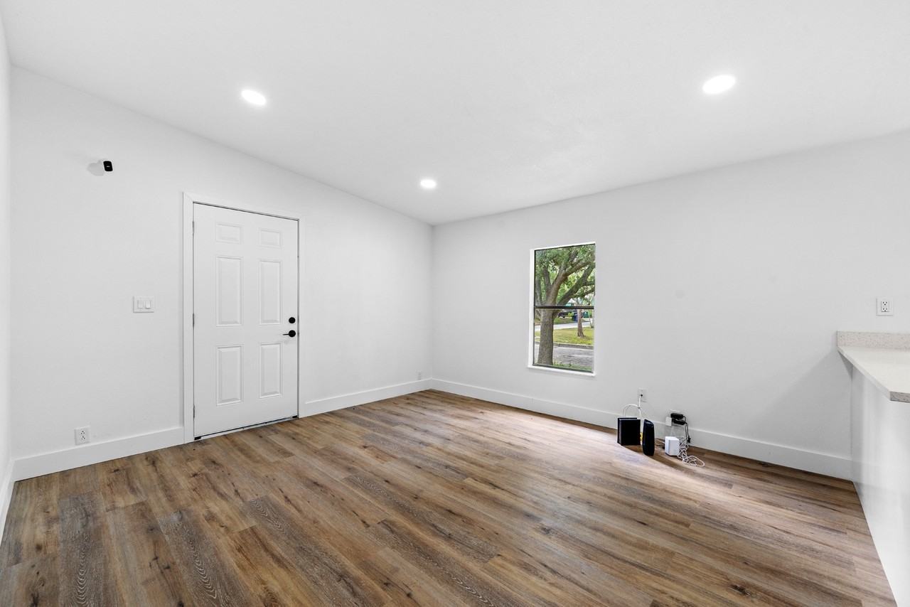 6402 N Highland Ave - Photo 5 of 11
