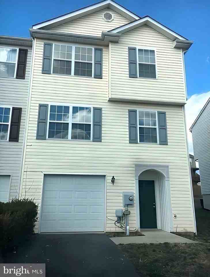 986 Aztec Dr - Photo 2 of 20