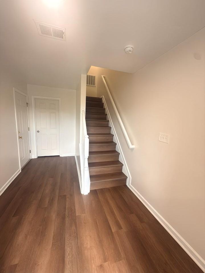 986 Aztec Dr - Photo 3 of 20