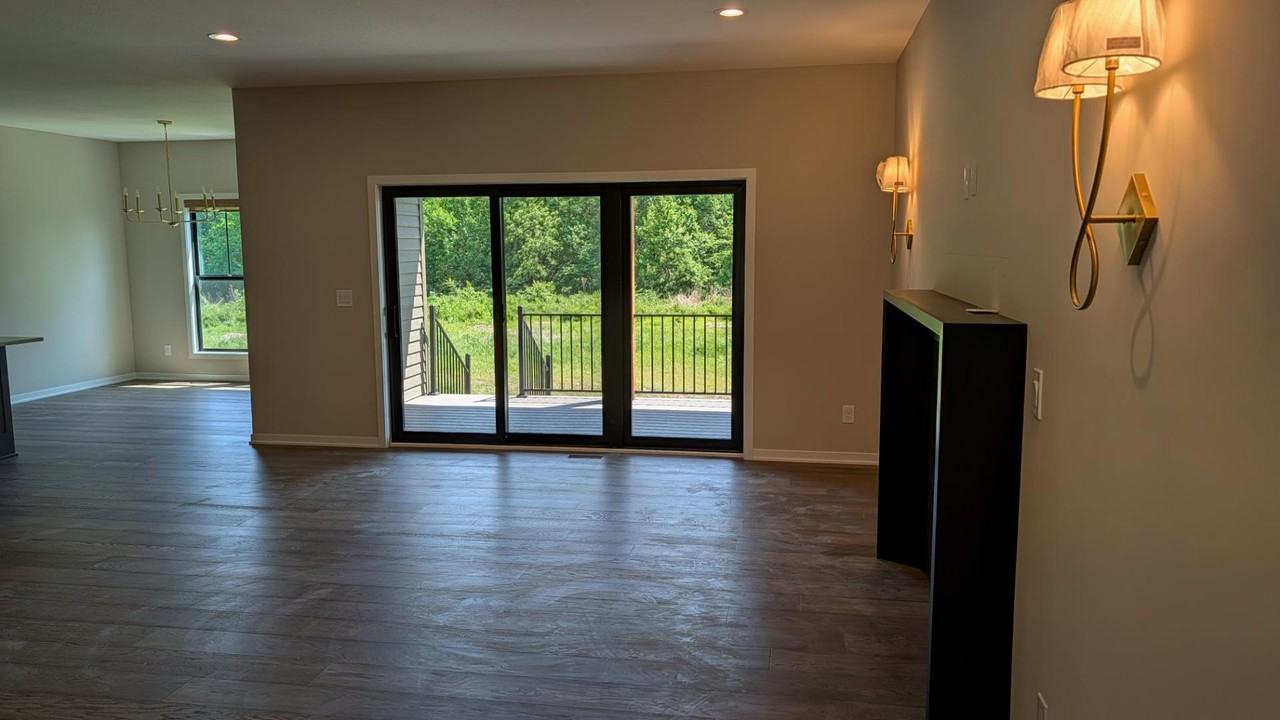 16653 Garnett St - Photo 5 of 12