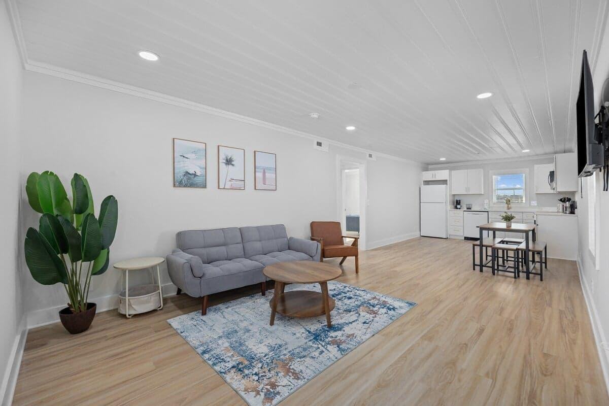 4501 N Ocean Blvd - Photo 4 of 11