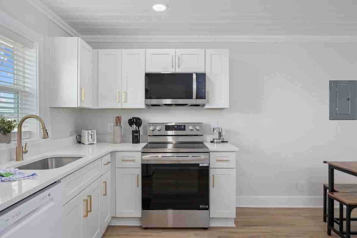 4501 N Ocean Blvd - Photo 7 of 11