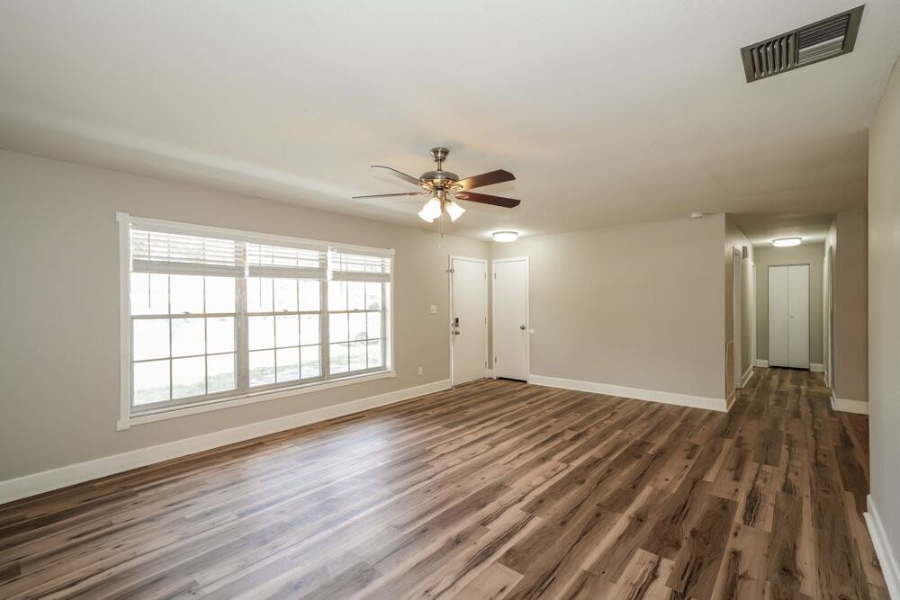 31213 Lancewood Dr - Photo 4 of 16