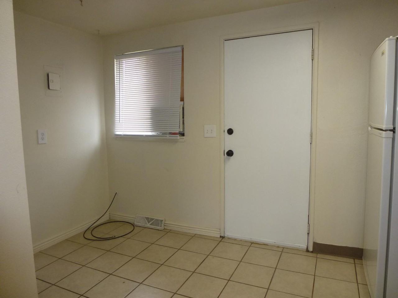 7625 W 61st Ave - Photo 5 of 11