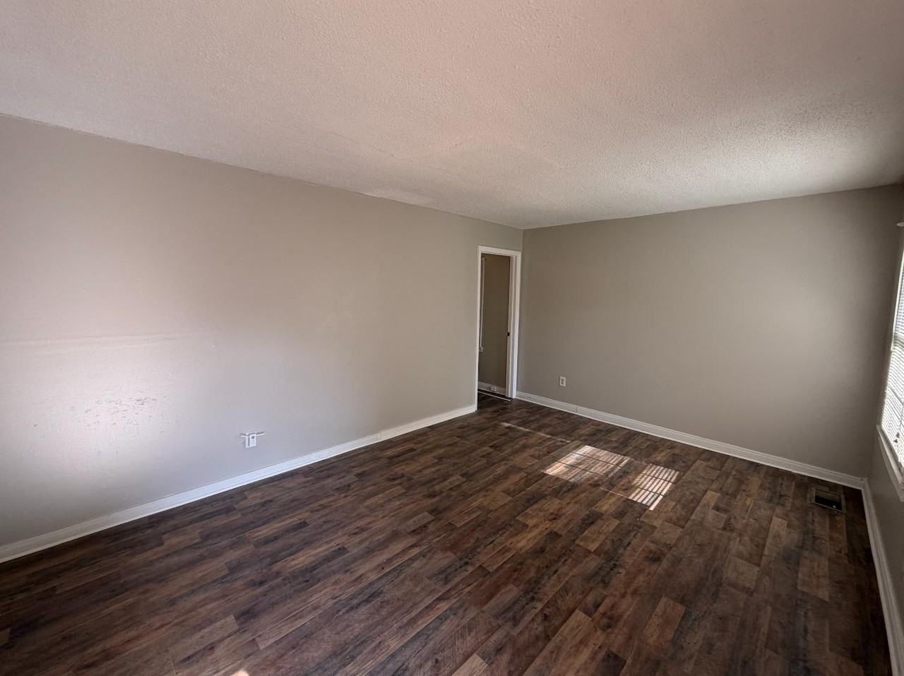 934 47th St N - Photo 6 of 8