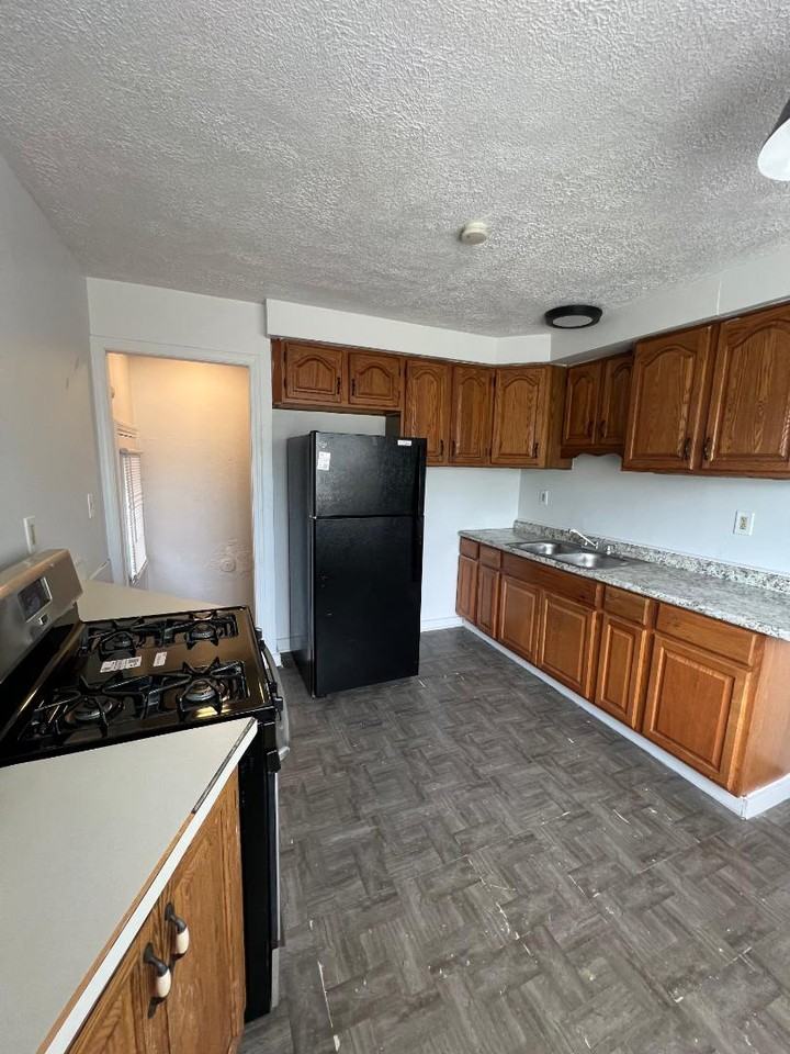 14315 Tokay Ave - Photo 6 of 20