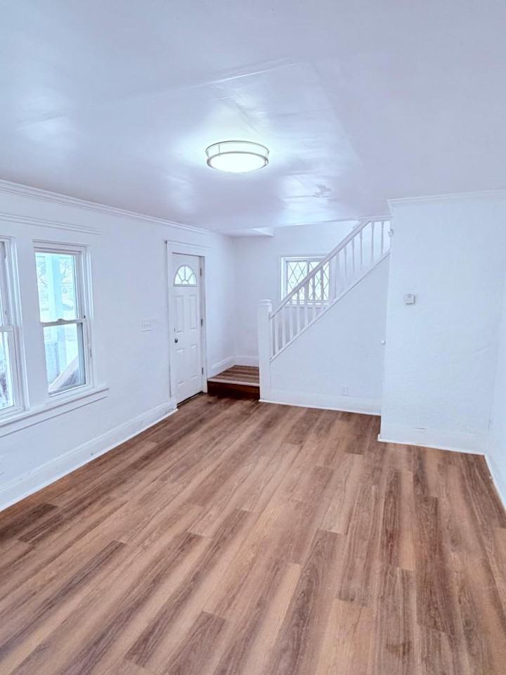 5103 Philip Ave - Photo 3 of 20