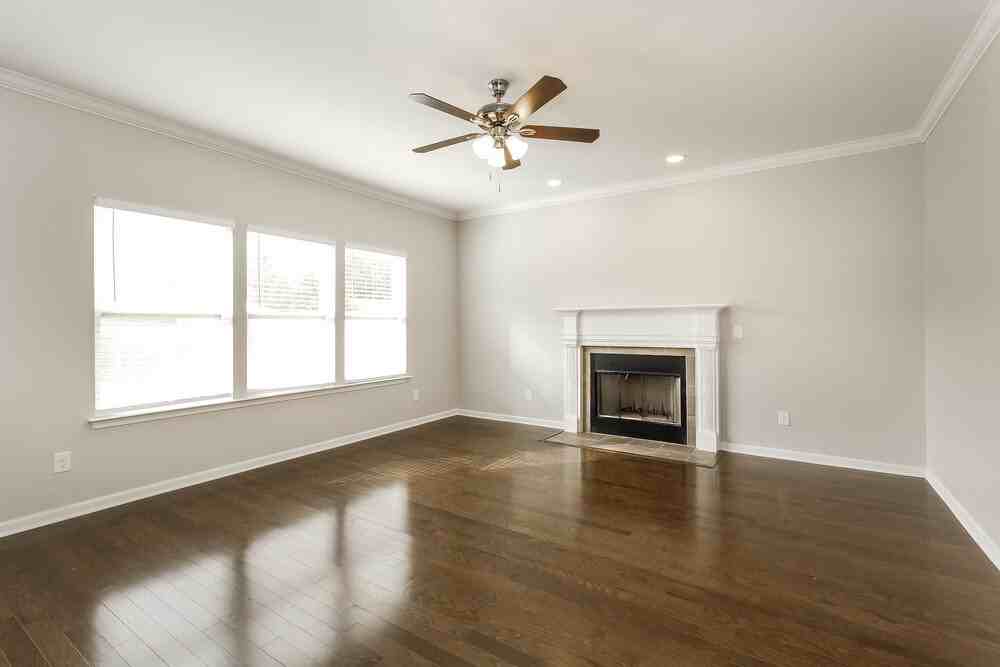 2101 Lake Vista Dr - Photo 4 of 16