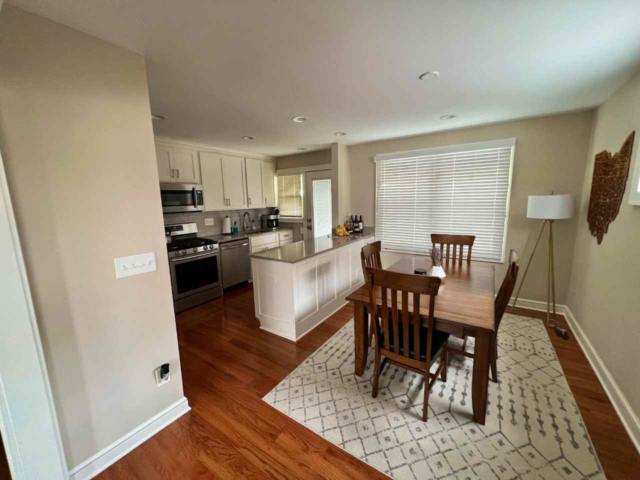 1639 Wyandotte Rd - Photo 3 of 20