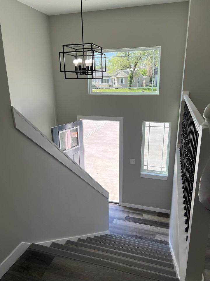 803 Broad St #A - Photo 3 of 19