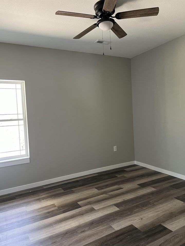 803 Broad St #A - Photo 6 of 19