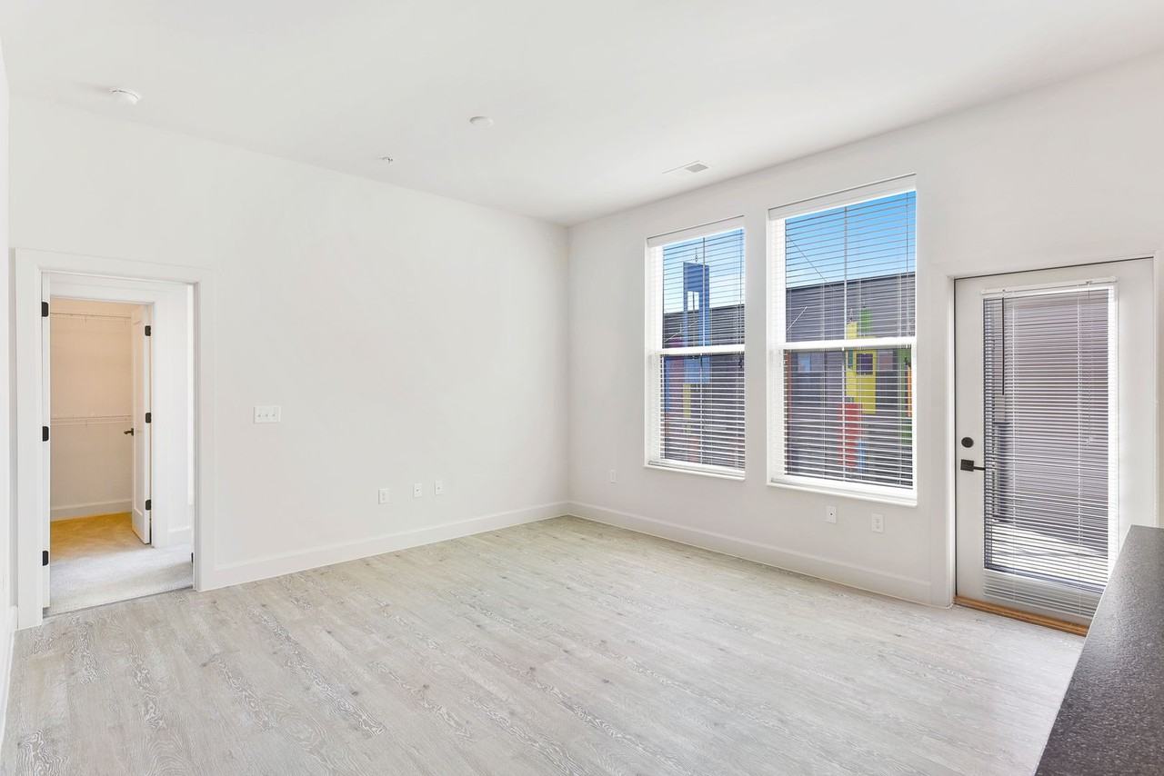 Peake Apartments - Photo 3 of 28