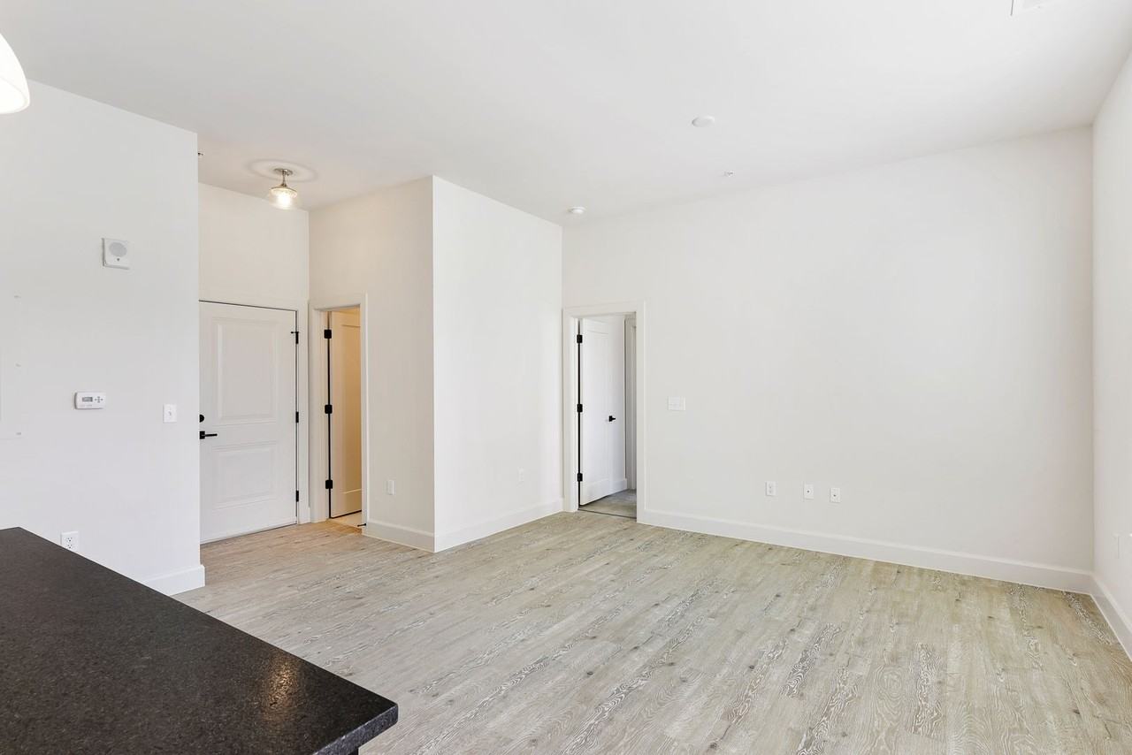 Peake Apartments - Photo 4 of 28