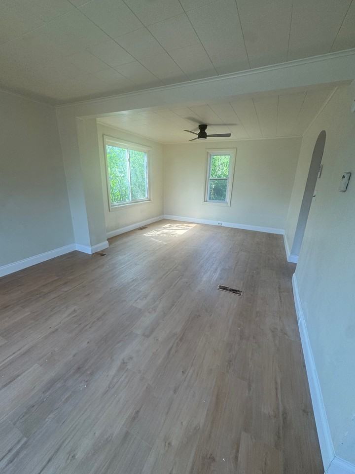 101 Center St #1 - Photo 2 of 11