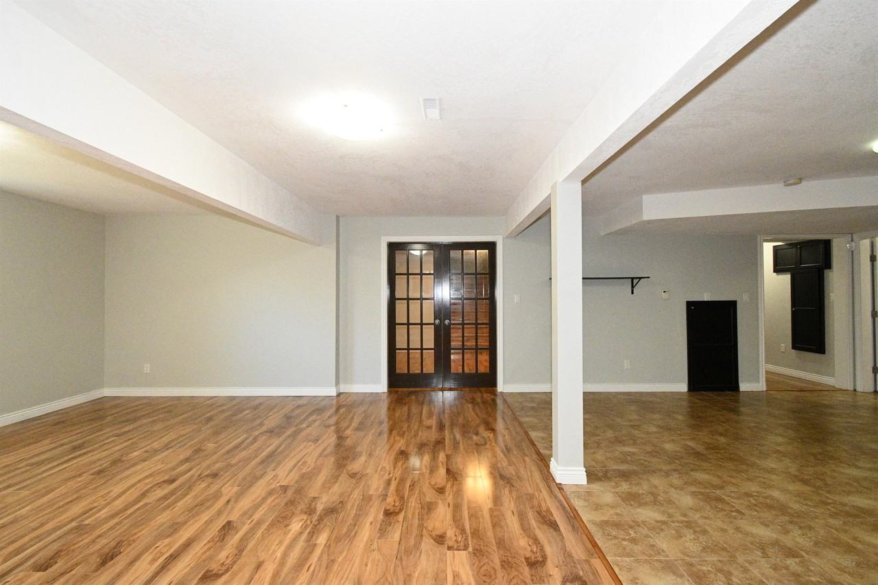 7650 Grayshell Rd #D - Photo 4 of 16
