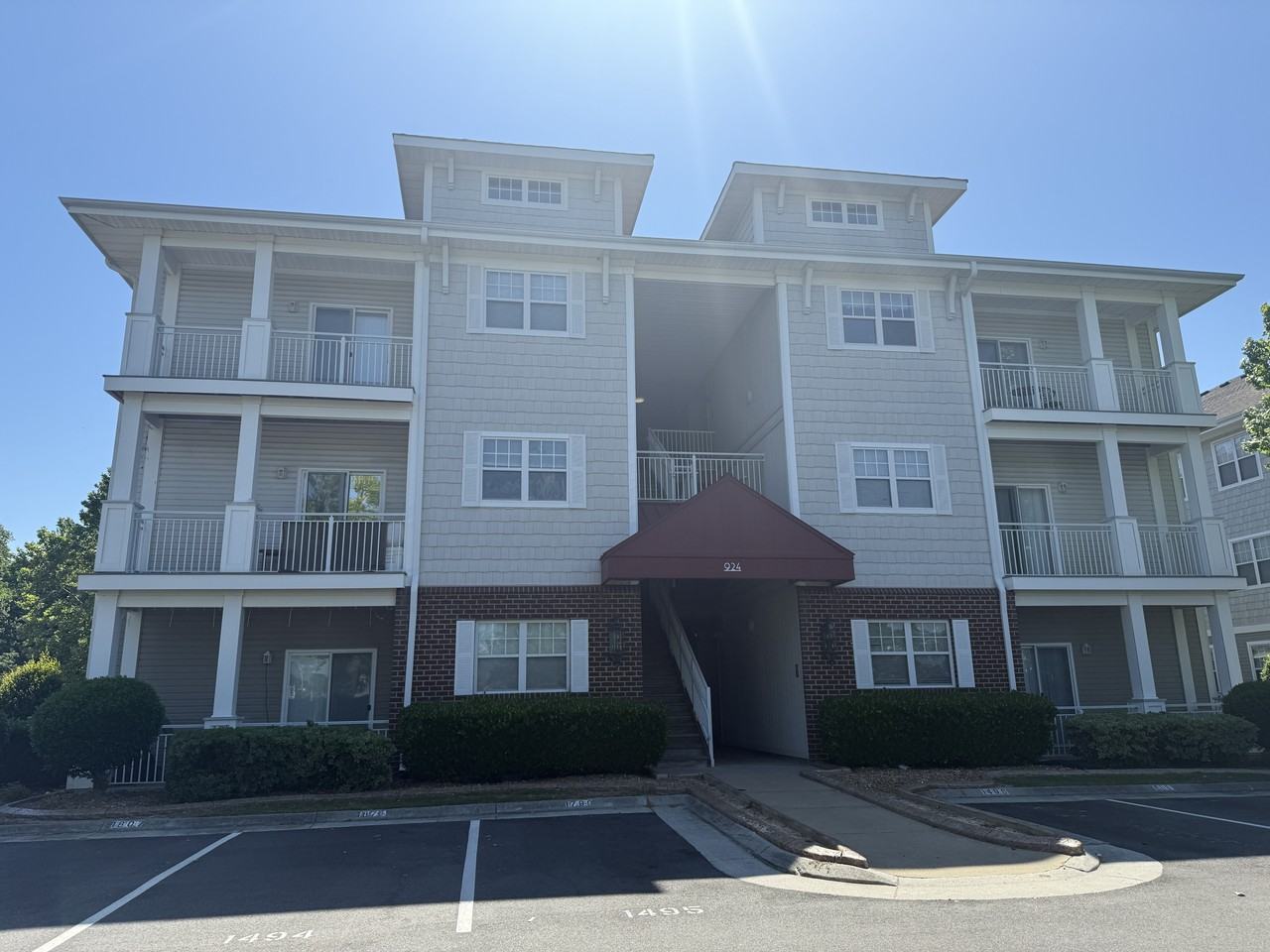 924 Southmoor Dr #204