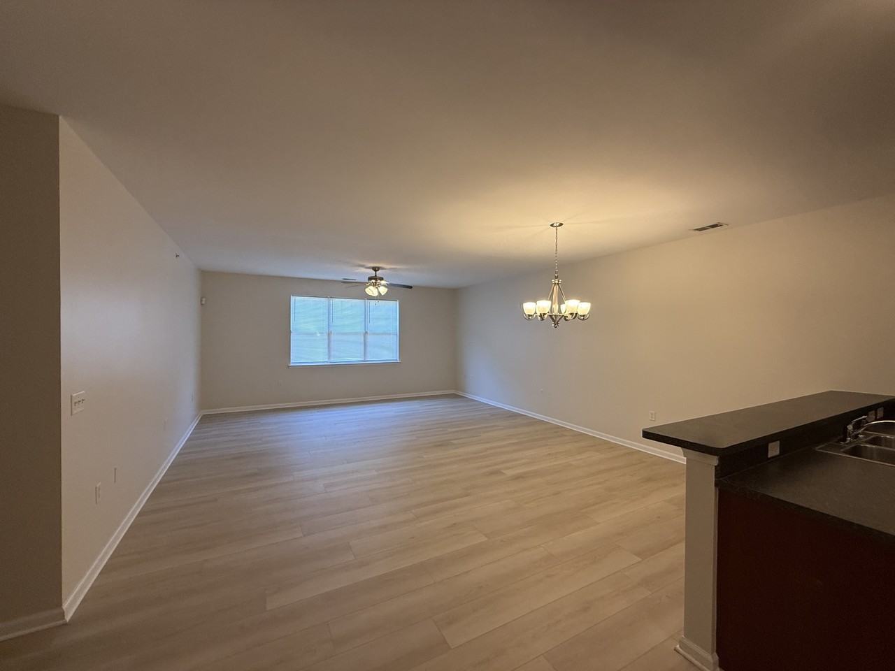 924 Southmoor Dr #204 - Photo 3 of 9