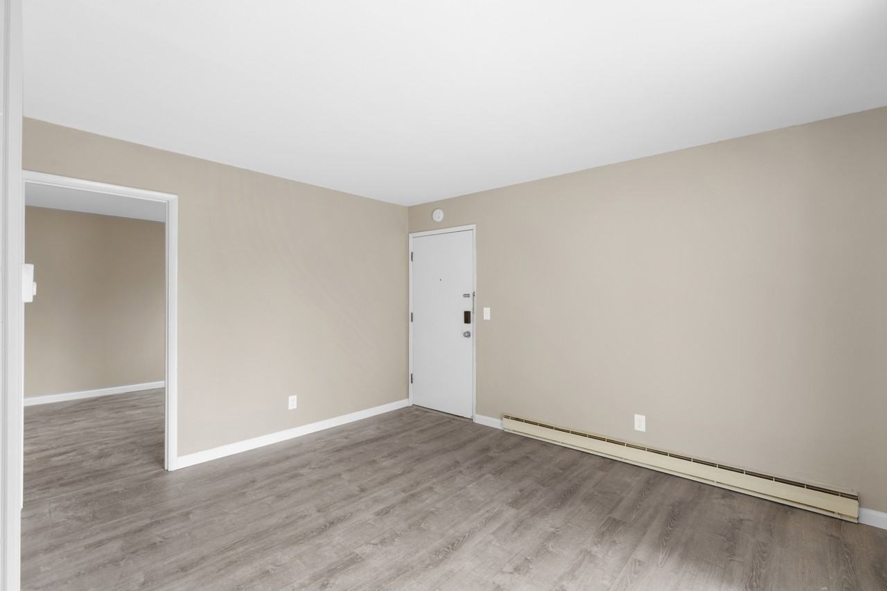 9971 Chateau Roi Ct #1 - Photo 5 of 18
