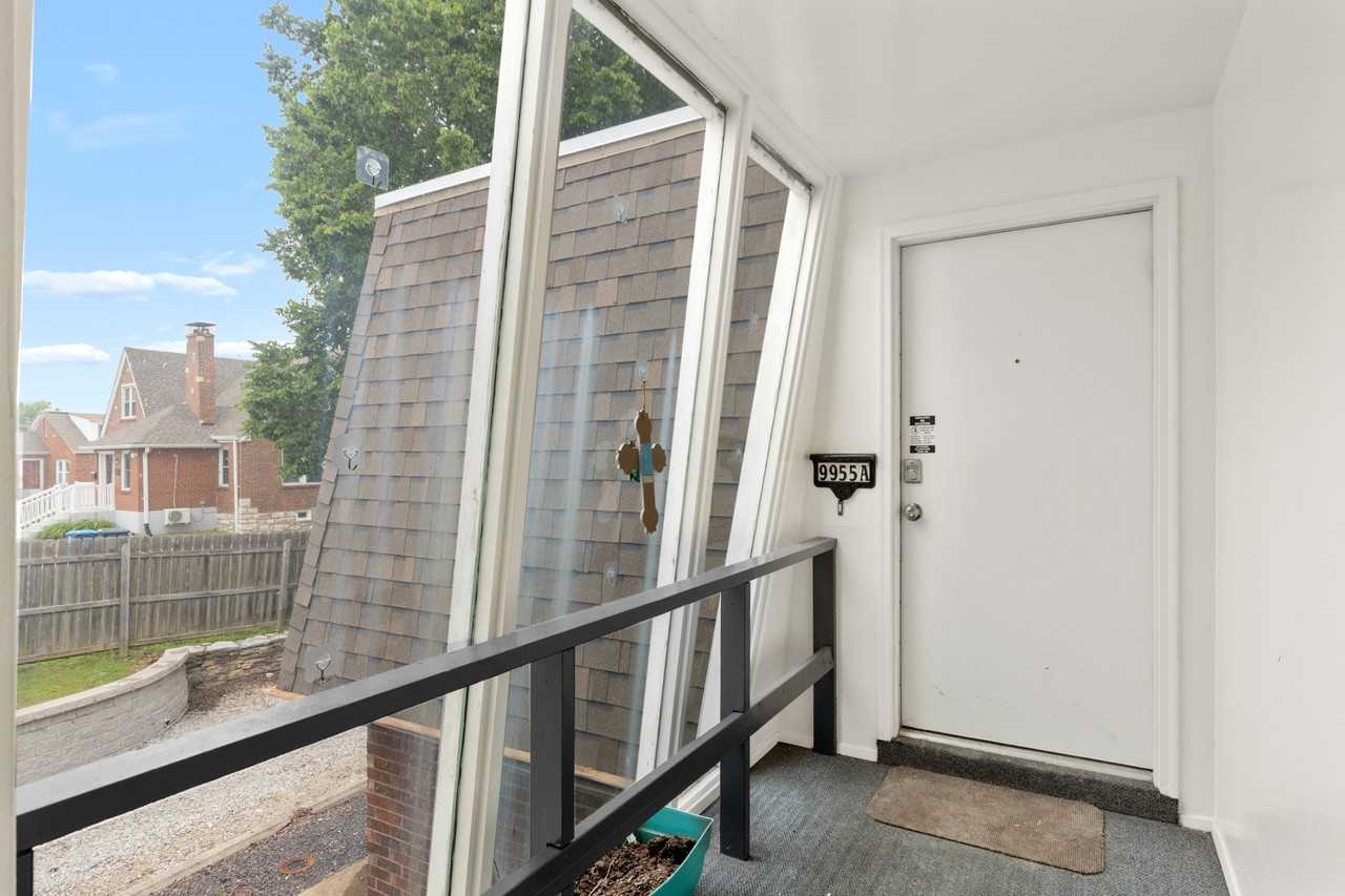 9971 Chateau Roi Ct #1 - Photo 7 of 18