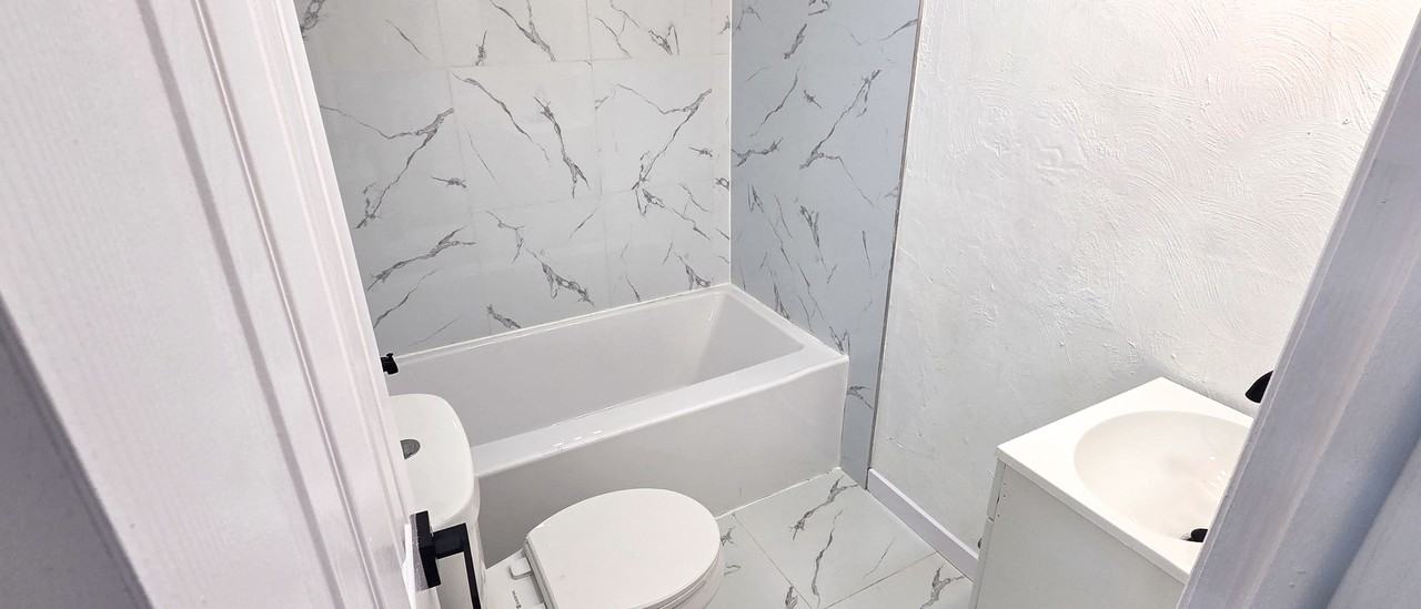 1023 Wallace Ave #2 - Photo 4 of 15