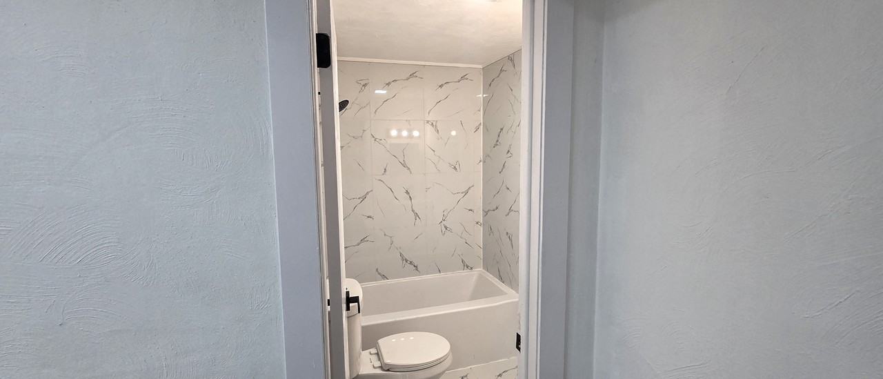 1023 Wallace Ave #2 - Photo 5 of 15