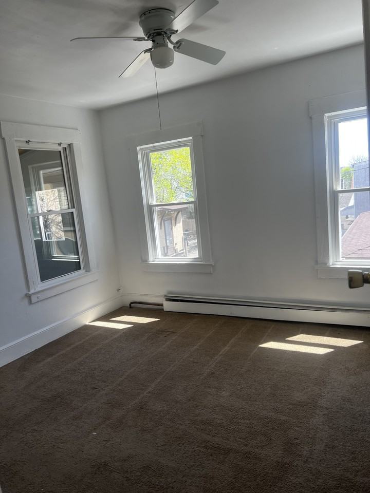 318 Hill Ave #2 - Photo 5 of 10