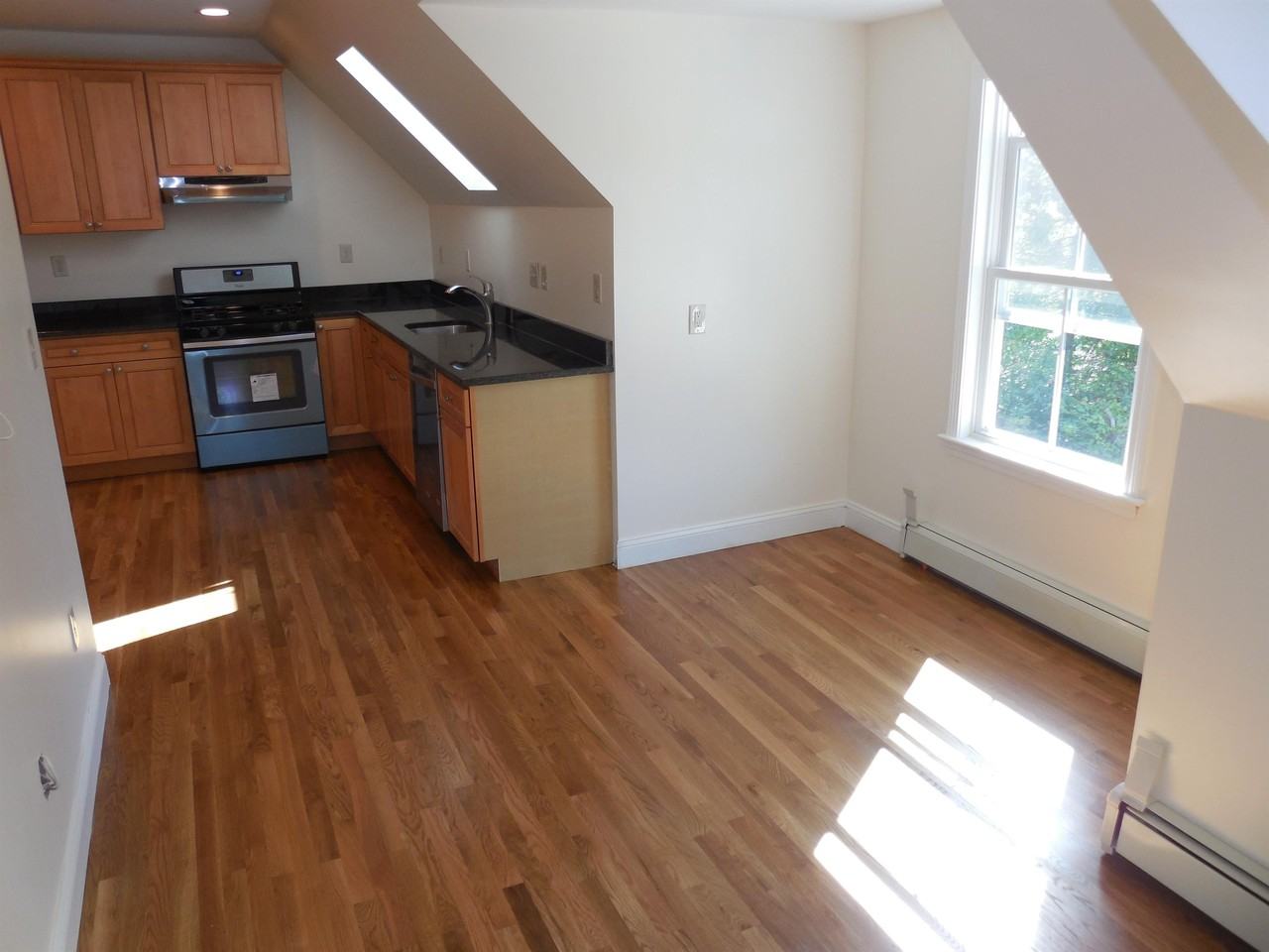 4 Brewer St #3 - Photo 7 of 24