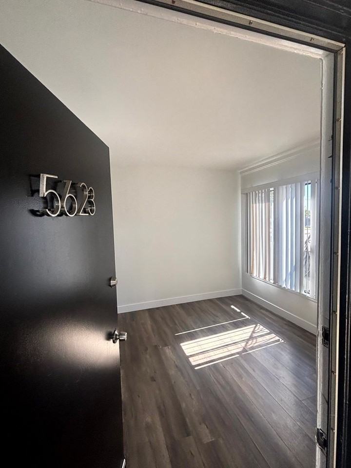 5623-5633 Venice Blvd - Photo 2 of 50