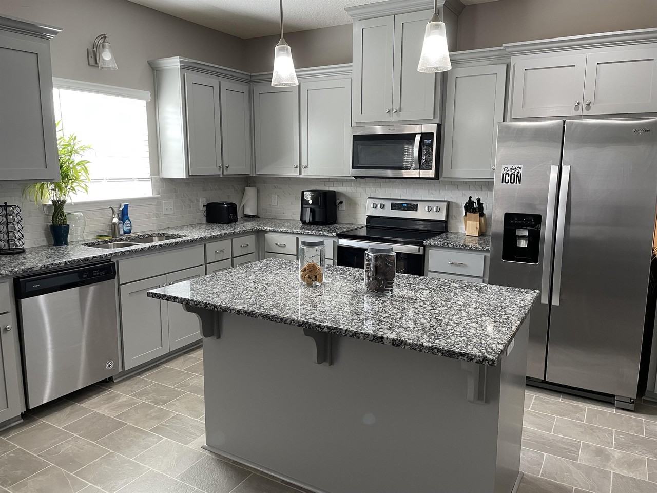 354 Thorp Cir #1 - Photo 3 of 9